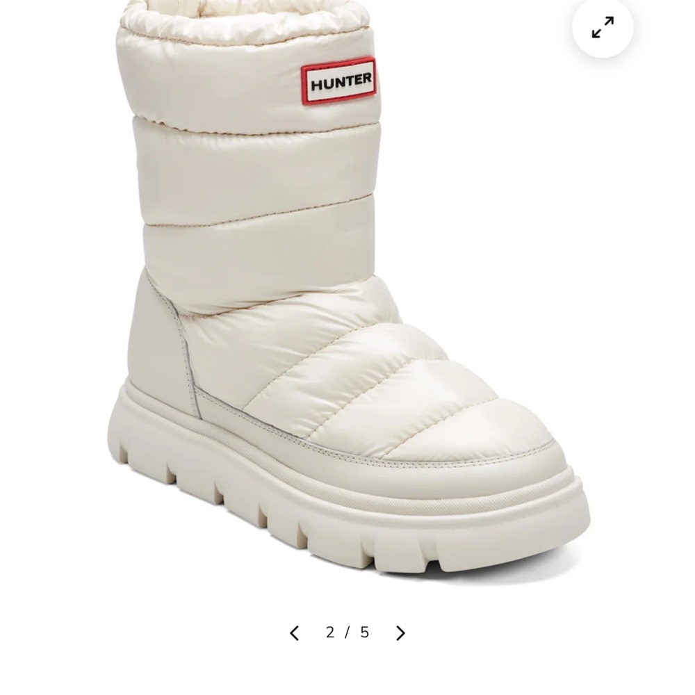 NWT size 10 Ivory Hunter Women's Maribel lug sole Snow Booties